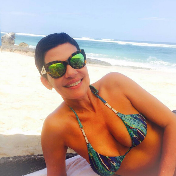 Cristina Cordula : Un selfie en bikini qui n'a pas fini de faire tourner des tetes !