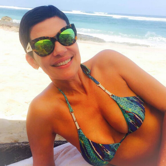 Cristina Cordula : Un selfie en bikini qui n'a pas fini de faire tourner des tetes !
