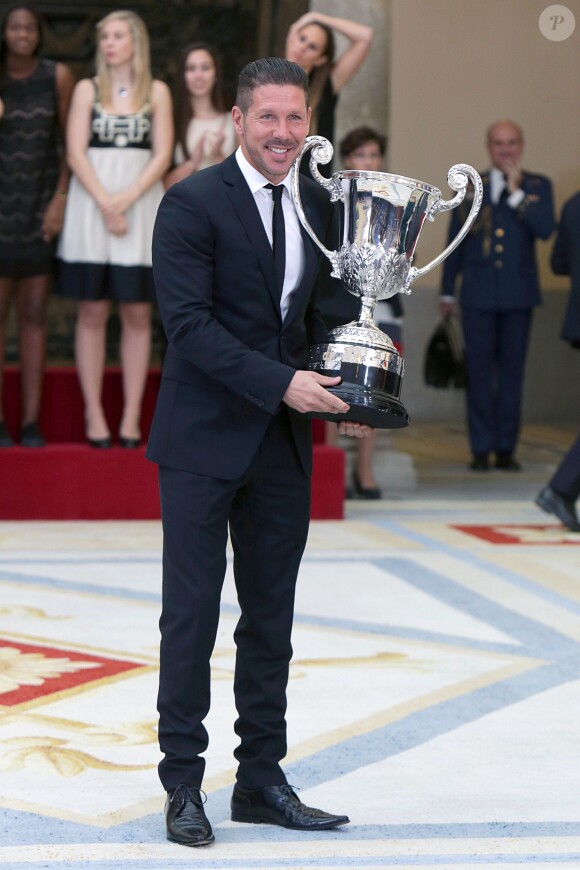 Diego "El Cholo" Simeone - La famille royale d'Espagne lors des National Sports Awards à Madrid le 4 décembre 2014
