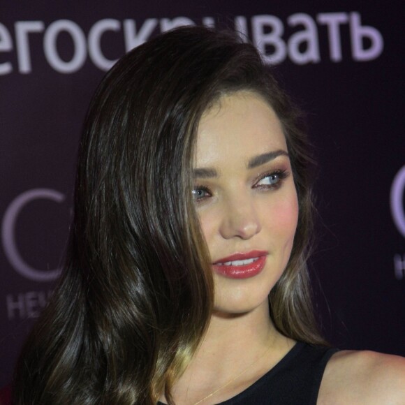 Miranda Kerr à Moscou pour le lancement du shampoing "Clear" le 16 juin 2015