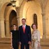 La reine Letizia et le roi Felipe VI d'Espagne, en compagnie de la reine Sofia, accueillaient près de 400 invités mercredi 5 août 2015 au palais royal de la Almudaina, à Palma de Majorque, pour la grande réception officielle célébrant les liens entre la Maison royale et la population de l'île.