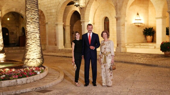 Letizia, Felipe VI et Sofia d'Espagne : Chic et radieux à la Almudaina, en fête