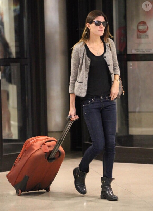 Jennifer Carpenter arrive à l'aéroport de LAX à Los Angeles, le 29 juillet 2012