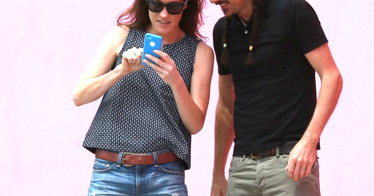 Jennifer Carpenter et son fiancé Seth Avett dans les rues de West Hollywood, Los Angeles, le 26