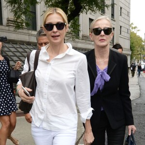 Kelly Rutherford, accompagnée de sa mère Ann Edwards, s'est rendue au tribunal de Manhattan à New York, où elle était convoquée pour enlèvement d'enfants. Le juge lui a ordonné de renvoyer ses enfants à leur père à Monaco. L'actrice ayant perdu la garde de ses enfants. Le 11 août 2015