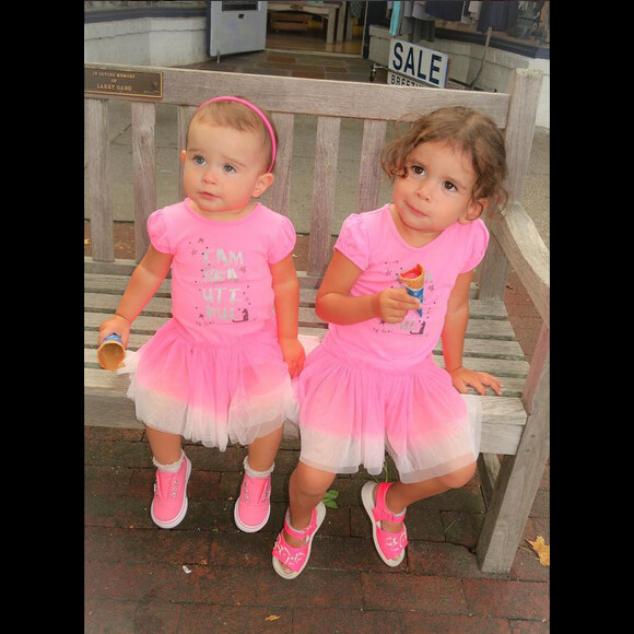 Mila et Liva, les filles d'Arnaud Lagardère et Jade Foret, en vacances à Southampton, dans l'état de New-York aux Etats-Unis, en août 2015.