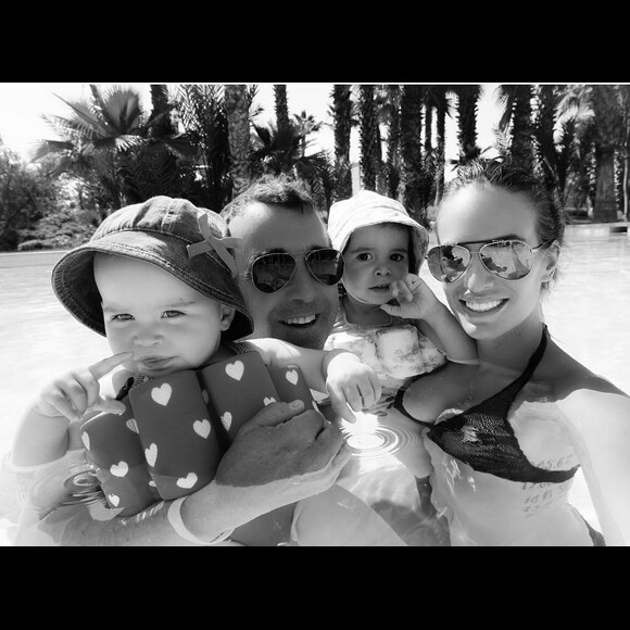 Arnaud Lagardère, Jade Foret et leurs deux filles Liva et Mila, en vacances à Southampton, dans l'état de New-York aux Etats-Unis, en août 2015.