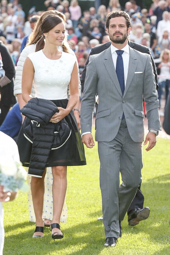Le prince Carl Philip de Suède et sa femme la princesse Sofia (Sofia Hellqvist) sur l'île d'Öland (Oelande) en Suède, le 14 juillet 2015.