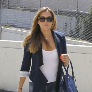 Christine Ouzounian se promène dans les rues de Santa Monica, le 12 août 2015.