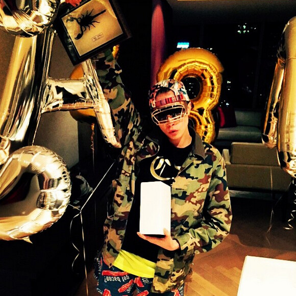 Cara Delevingne fête ses 23 ans à Toronto, où elle tourne le film Suicide Squad. Photo publiée le 14 août 2015.