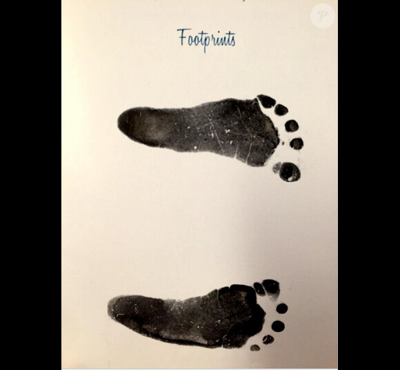Le papa Yotuel Romeo a posté les empreintes de pieds du bébé sur le réseau social Instagram, avec pour commentaire : "Merci à tous les dieux, et à tous pour tant de bénédictions"