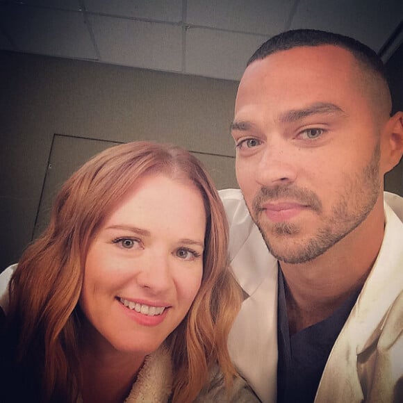 Jackson Avery (Jesse Williams) et April Kepner (Sarah Drew) sur le tournage de la saison 12 de Grey's Anatomy.