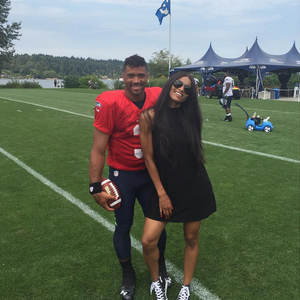 Ciara et son fils Future (absent de la photo) ont assisté à un des entraînements de Russell Wilson et son équipe, les Seattle Seahawks. Photo publiée le 2 août 2015.