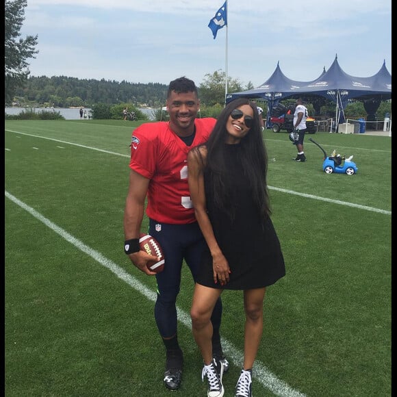 Ciara et son fils Future (absent de la photo) ont assisté à un des entraînements de Russell Wilson et son équipe, les Seattle Seahawks. Photo publiée le 2 août 2015.