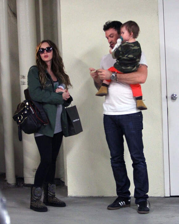 Info - Brian Austin Green et Megan Fox se seraient séparés après 11 ans de vie commune ? - Megan Fox enceinte se rend chez le medecin avec son mari Brian Austin Green et leur fils Noah a Beverly Hills, le 26 novembre 2013. 