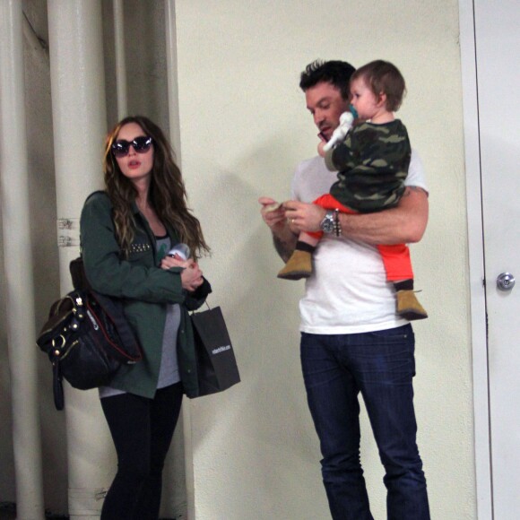 Info - Brian Austin Green et Megan Fox se seraient séparés après 11 ans de vie commune ? - Megan Fox enceinte se rend chez le medecin avec son mari Brian Austin Green et leur fils Noah a Beverly Hills, le 26 novembre 2013. 