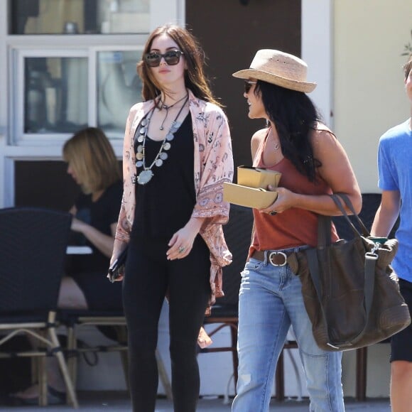 Exclusif - Megan Fox avec des amis à Sherman Oaks le 13 juillet 2015. E 