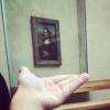Alessandra Ambrosio est allée visiter le Louvre en famille