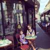 Le top Alessandra Ambrosio passe du bon temps en famille à Paris. Août 2015