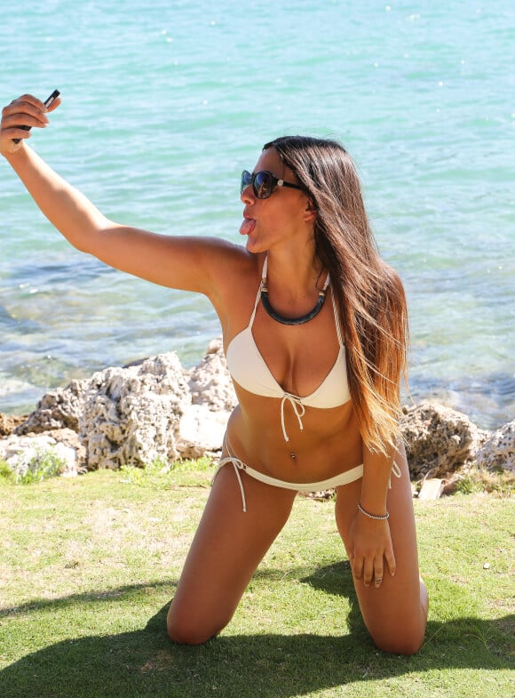 Claudia Romani profite du soleil de Miami, en avril 2015.