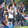 David Beckham, sa femme Victoria Beckham et leurs enfants Harper, Brooklyn, Romeo et Cruz s'amusent lors d'une journée en famille à Disneyland à Anaheim, le 24 août 2015. 
