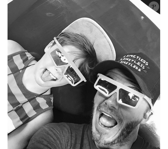 David Beckham et son fils à Disneyland / photo postée sur le compte Instagram de l'ancien footballeur.