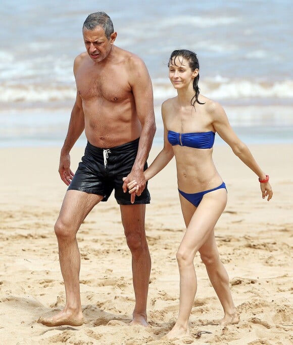 Exclusif - Jeff Goldblum et sa fiancée Emilie Livingston profitent de leurs vacances à Hawaii, le 15 juillet 2014.  