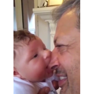 Jeff Goldblum et son fils dans une rare vidéo diffusée sur le plateau de Conan O'Brien / août 2015