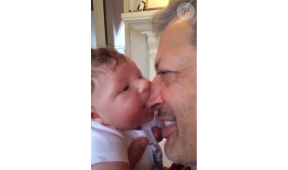 Jeff Goldblum et son fils dans une rare vidéo diffusée sur le plateau de Conan O'Brien / août 2015