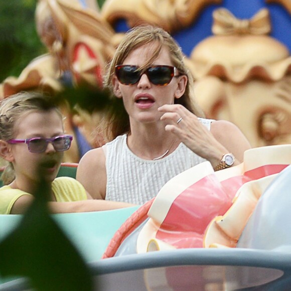 Exclusif - Ben Affleck et Jennifer Garner font l'effort d'amener leurs enfants à Disneyworld au lendemain de l'anniversaire de Ben à Orlando le 16 août 2015.
