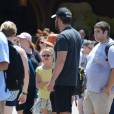 Exclusif - Ben Affleck et Jennifer Garner font l'effort d'amener leurs enfants à Disneyworld au lendemain de l'anniversaire de Ben à Orlando le 16 août 2015.