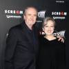 Wes Craven et son épouse lors de la première de Scream 4 au Grauman's Chinese Theatre de Hollywood, le 11 avril 2011
