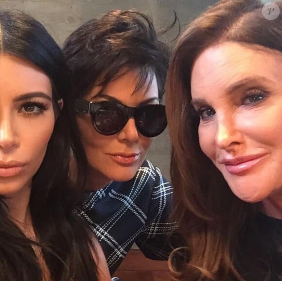 Kim Kardashain avec sa mère Kris Jenner et Caitlyn Jenner, le 8 août 2015