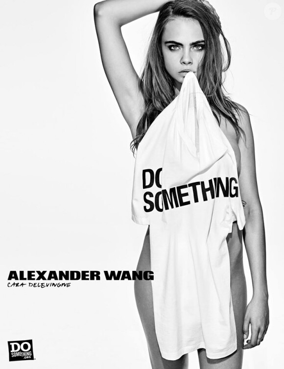 Cara Delevingne pose pour la collection Alexander Wang x DoSomething. Portrait par Steven Klein.