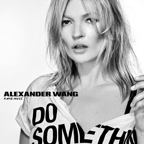 Kate Mose pose pour la collection Alexander Wang x DoSomething. Portrait par Steven Klein.