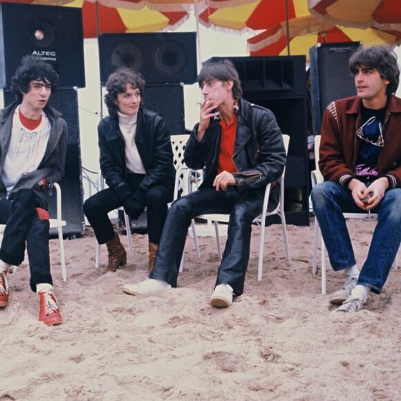 Le groupe Téléphone, composé de Jean-Louis Aubert, Louis Bertignac, Richard Kolika et Corine Marienneau, au Festival de Cannes en mai 1980. 