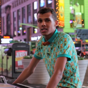 Image extraite de "Stromae Takes America" - "Papaoutai" à New York, septembre 2015.