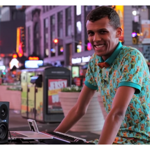 Image extraite de "Stromae Takes America" - "Papaoutai" à New York, septembre 2015.