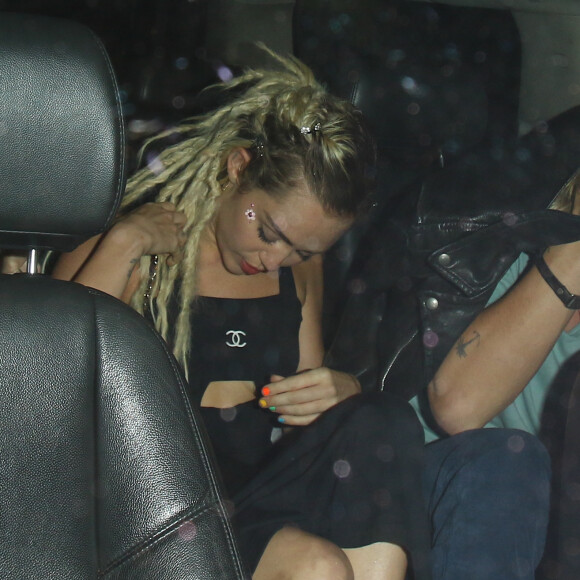 Miley Cyrus et Cody Simpson à la sortie du club The Nice Guy à West Hollywood, Los Angeles, le 3 septembre 2015