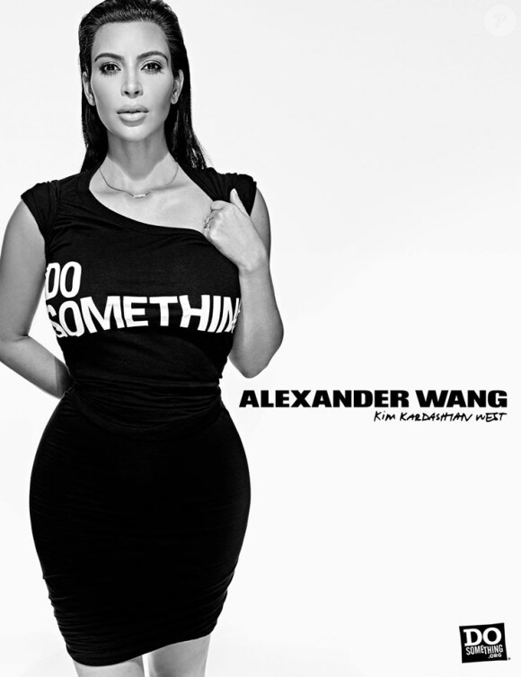 Kim Kardashian pose pour la collection Alexander Wang x DoSomething. Portrait par Steven Klein.