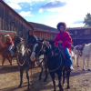 Les invités au mariage de Gabrielle Anwar et Shareef Malnik ont pu faire une randonnée à cheval / photo postée sur Instagram.