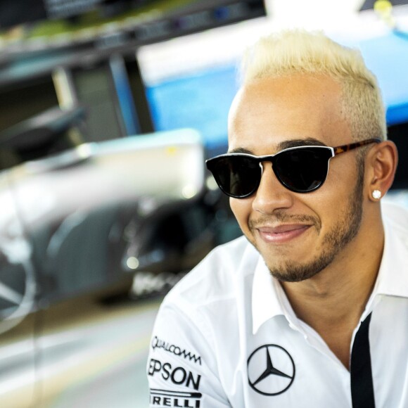 Lewis Hamilton visite le pavillon de la Malaisie à l'Exposition Universelle, à Milan. Le 7 septembre 2015.