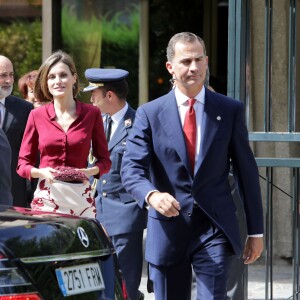 Le roi Felipe VI et la reine Letizia d'Espagne célébraient le 9 septembre 2015 les 35 ans du Tribunal constitutionnel à Madrid à l'occasion d'un déjeuner qui y était organisé.