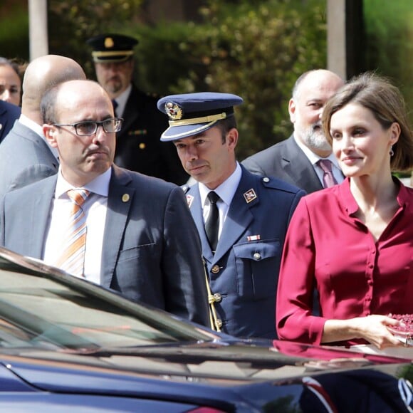 Le roi Felipe VI et la reine Letizia d'Espagne célébraient le 9 septembre 2015 les 35 ans du Tribunal constitutionnel à Madrid à l'occasion d'un déjeuner qui y était organisé.