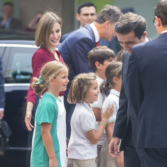 Letizia et Felipe VI d'Espagne célébraient le 9 septembre 2015 les 35 ans du Tribunal constitutionnel à Madrid à l'occasion d'un déjeuner qui y était organisé.