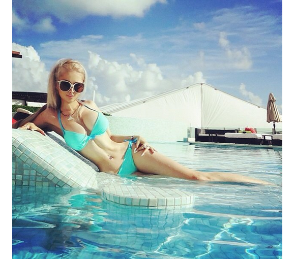 Valeria Lukyanova à la piscine / photo postée sur Instagram.