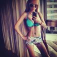 Valeria Lukyanova dévoile son ventre plat / photo postée sur Instagram.