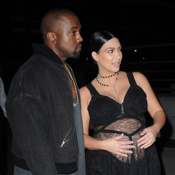 Kanye West et Kim Kardashian arrivent au Pier 26 pour assister au défilé Givenchy printemps-été 2016. New York, le 11 septembre 2015.