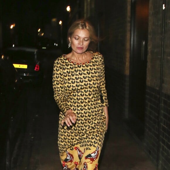 Kate Moss quitte la Chiltern Firehouse à Londres, le 11 septembre 2015.