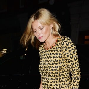 Kate Moss quitte la Chiltern Firehouse à Londres, le 11 septembre 2015.